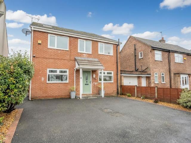 House for sale in Roby Mill, Lancashire