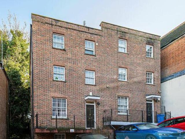 House for sale in Chatham Docks, Chatham
