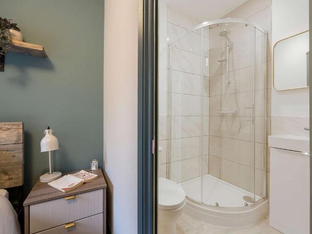 House for rent in Risinghurst and Sandhills, The Slade