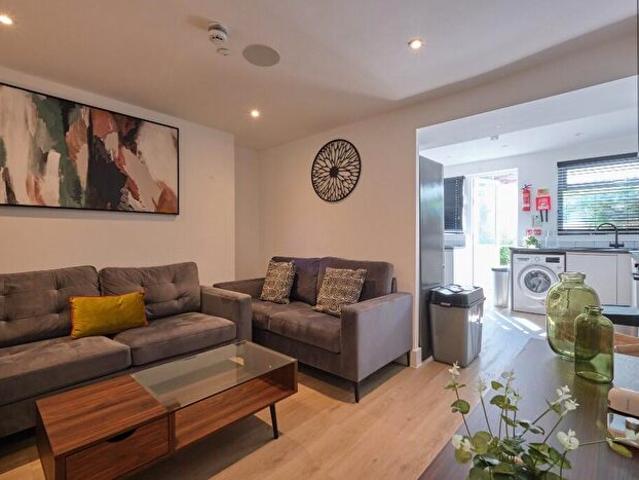 Apartment for rent in Mount Pleasant, Swansea