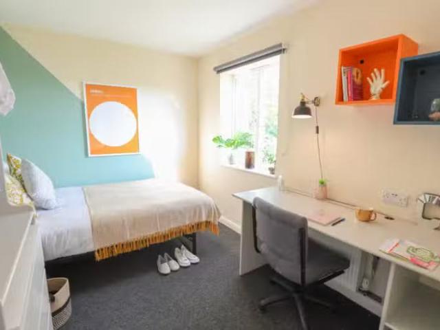 House for rent in London Borough of Ealing, Park Royal