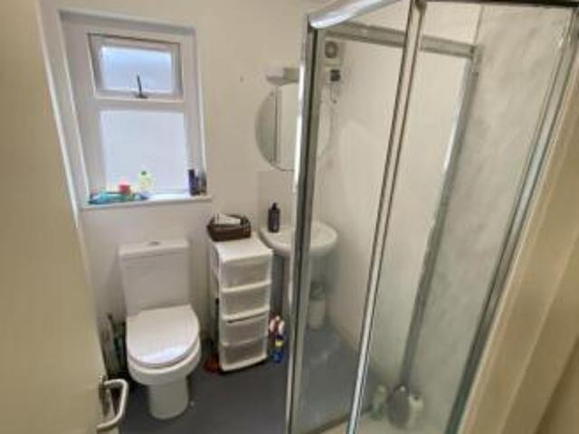 Room for rent in Roath, Wales