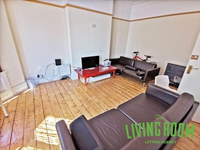 Room for rent in Castle Quarter, Falcon Lodge