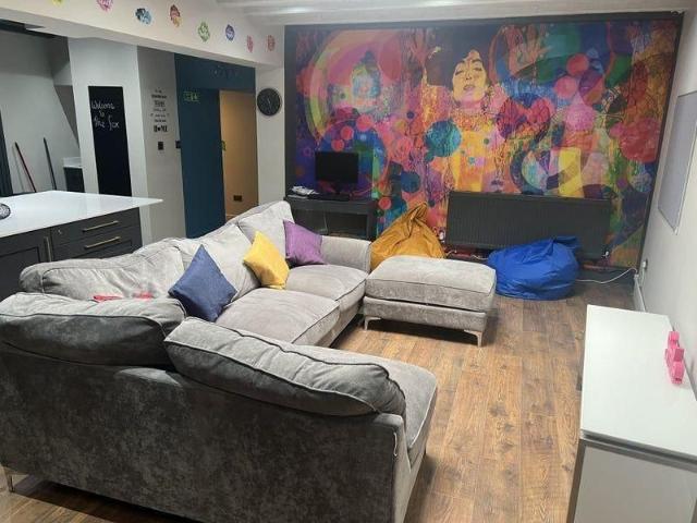 Room for rent in Burrow's Bush, Wellingborough