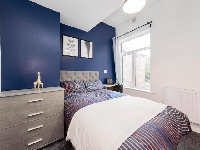 Room for rent in Hollinwood, Pendock