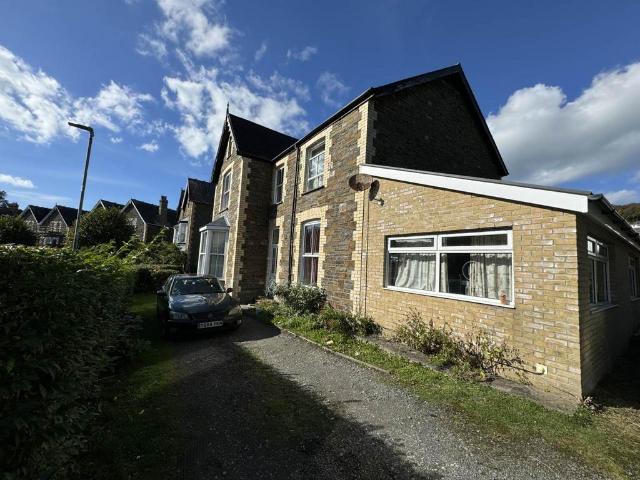 House for rent in Waun Fawr, Wales