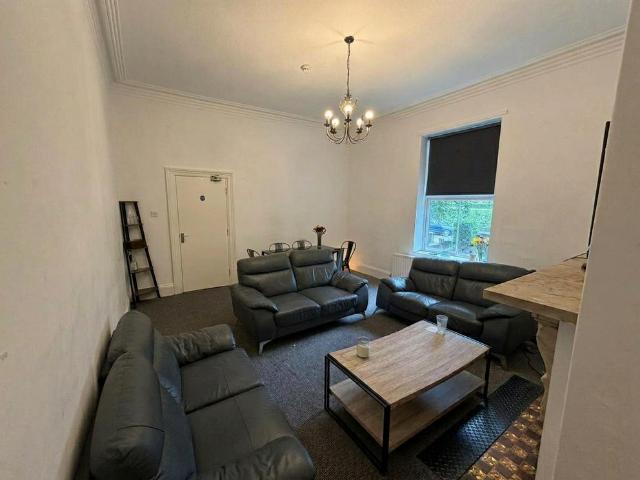 House for rent in Hyde Park, West Yorkshire