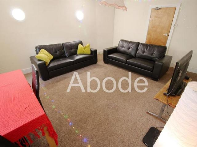 House for rent in Hyde Park, Leeds