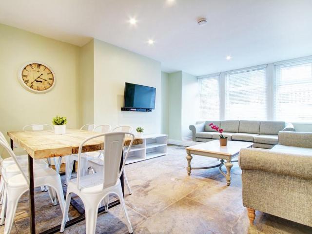 House for rent in Hyde Park, West Yorkshire