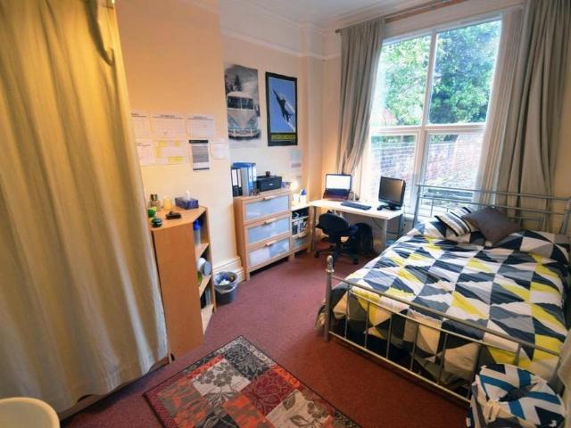 House for rent in Hyde Park, West Yorkshire