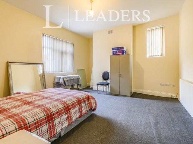 Room for rent in Moses Gate, Lee Bank