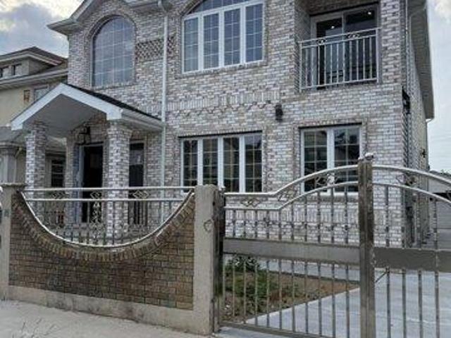 House for sale in Queens, Arverne