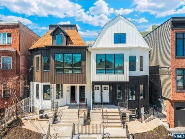House for sale in Hudson, New Jersey