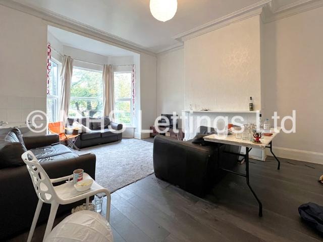 Room for rent in Hyde Park, Leeds