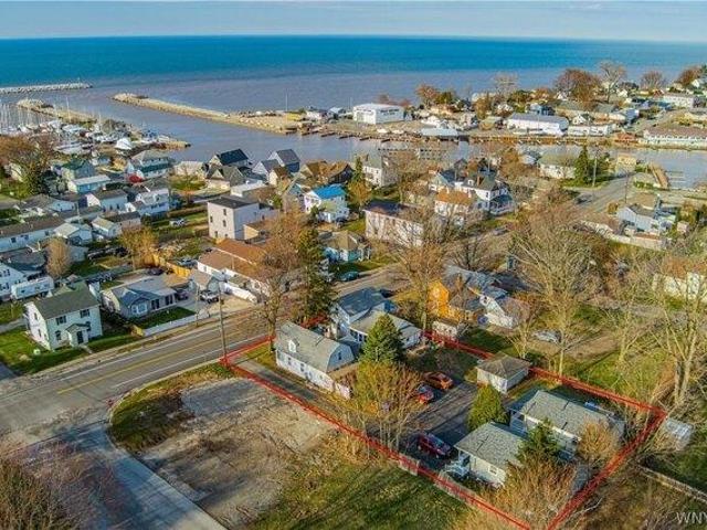 House for sale in Niagara, New York