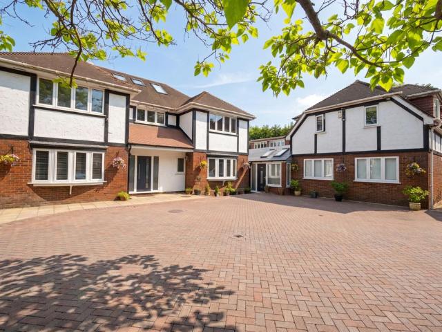 Flat for sale in Gaston Green, Duton Hill