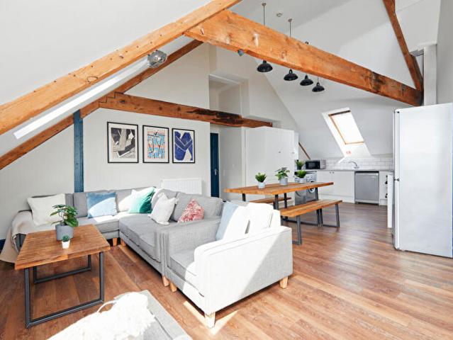 Apartment for rent in Bede Island, Old Wharf