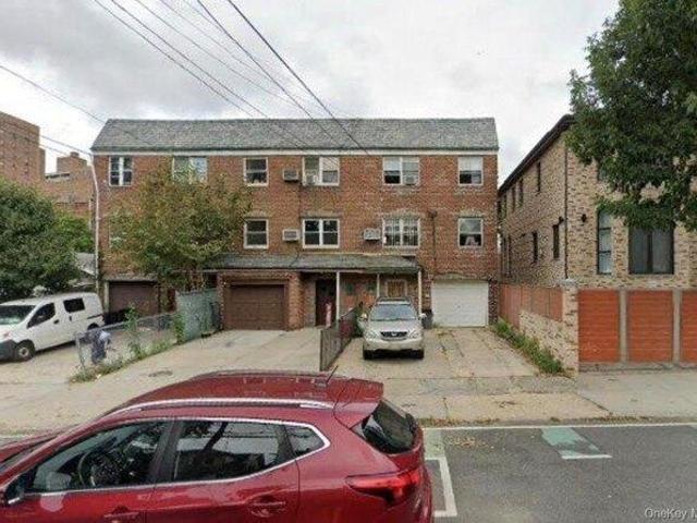 House for sale in Queens, Arverne