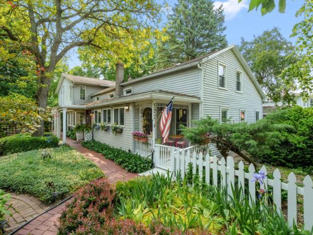House for sale in Schoolcraft