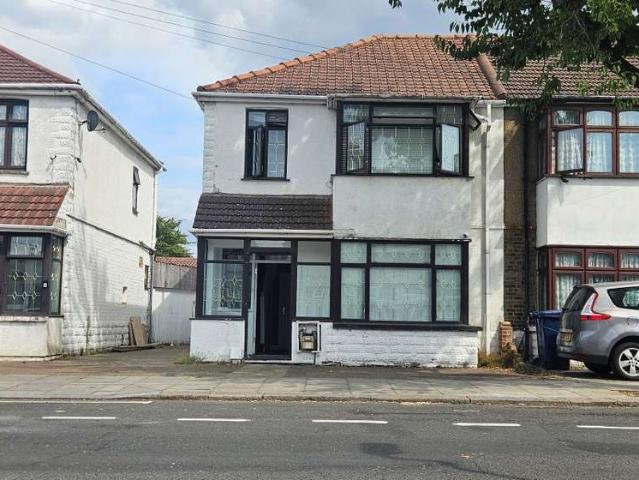 Farm for sale in London Borough of Ealing, Greater London