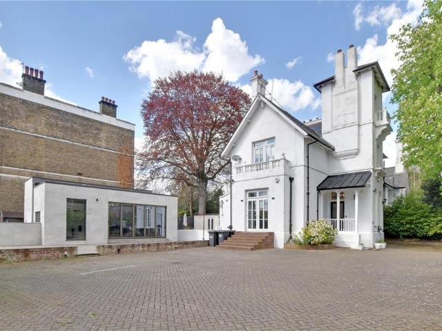 House for sale in London Borough of Lewisham, Blackheath
