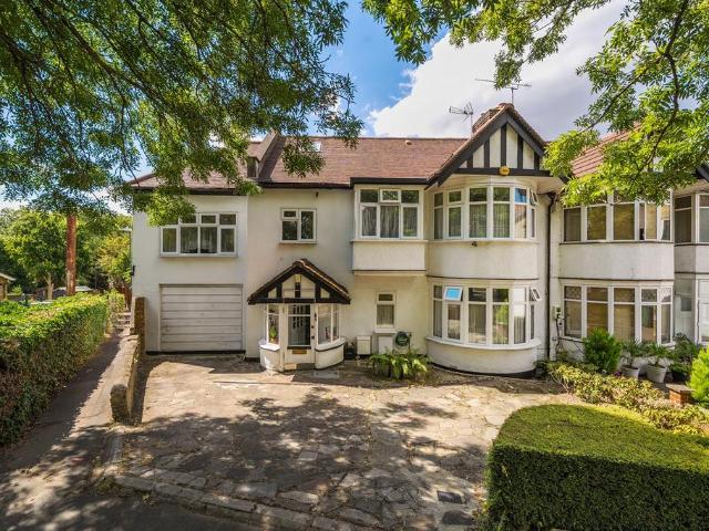 House for sale in Greater London