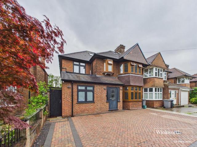 House for sale in Kingsbury, Greater London