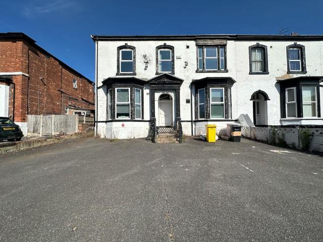 House for sale in Meols Cop, Southport