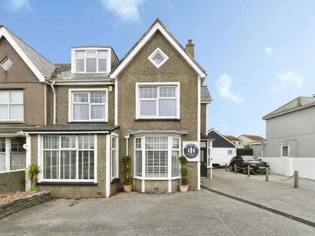 House for sale in Newquay, Cornwall
