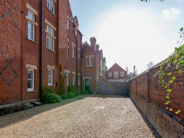 House for sale in Bedford