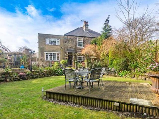 House for sale in Shadwell, West Yorkshire