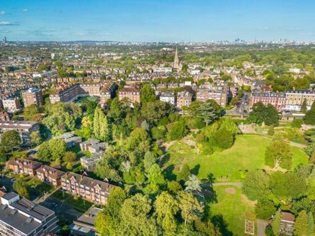 House for sale in Deepcut, Surrey