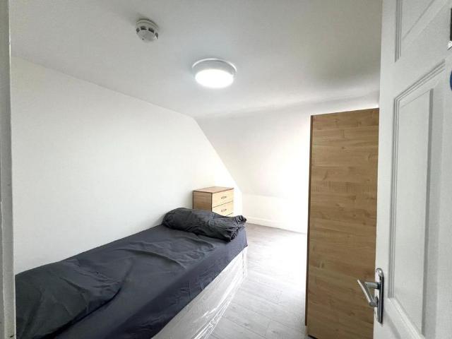 House for rent in London Borough of Hounslow, Greater London