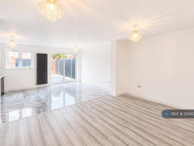 House for rent in Charville, Greater London