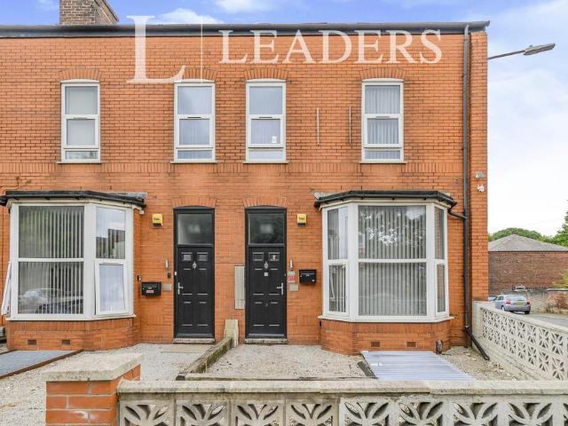 House for rent in Moses Gate, Lee Bank