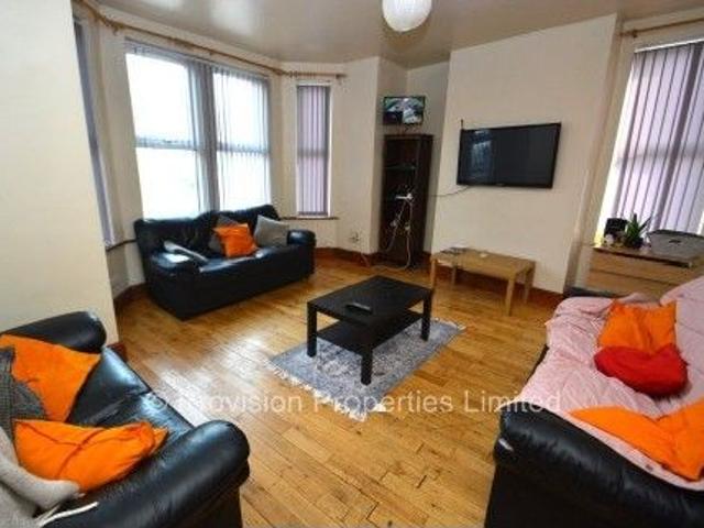 Room for rent in Hyde Park, Leeds