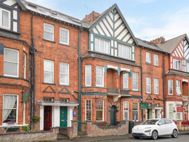 House for sale in High Field, York