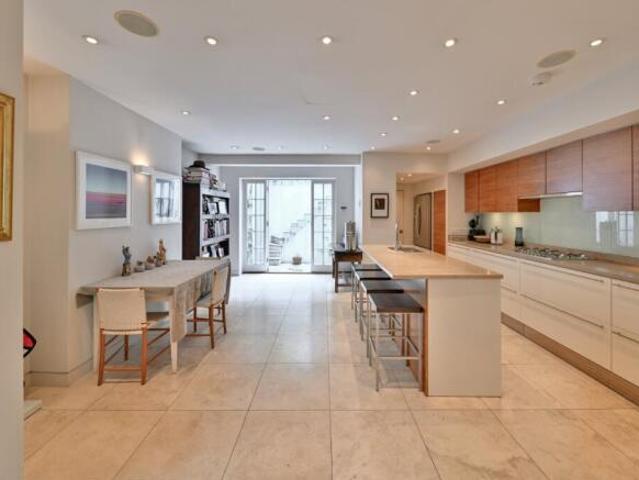 Cottage for sale in Chelsea, Greater London