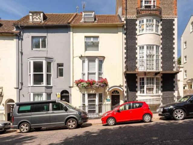 Cottage for sale in Queen's Park, Brighton & Hove