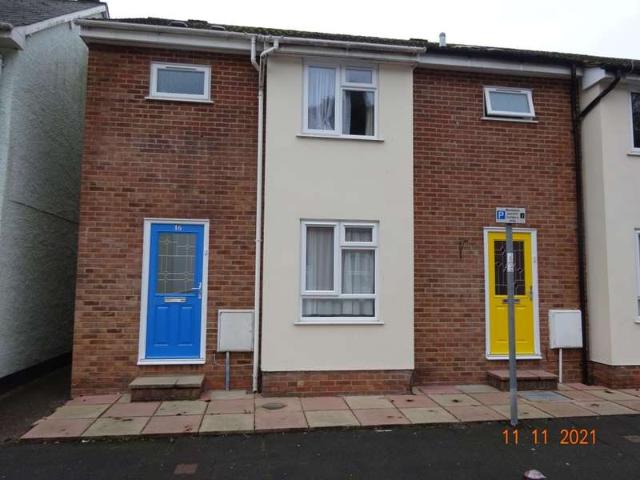 Townhouse for rent in Exwick, Exeter