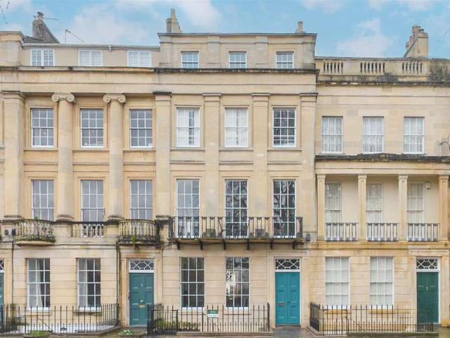 Townhouse for sale in Clifton Village, Feckenham