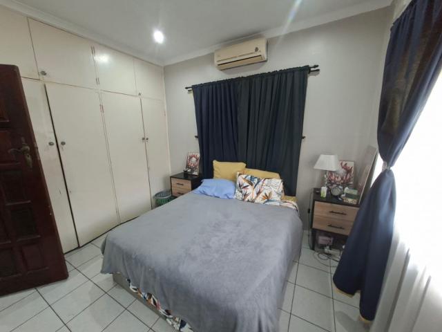Townhouse for sale in Amanzimtoti, Kwazulu-natal