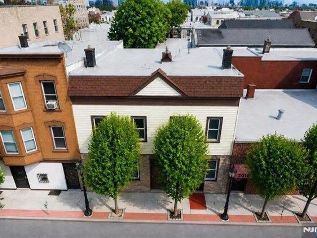 House for sale in Hudson, New Jersey