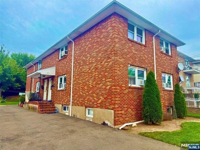 House for sale in Wallington, Bergen County