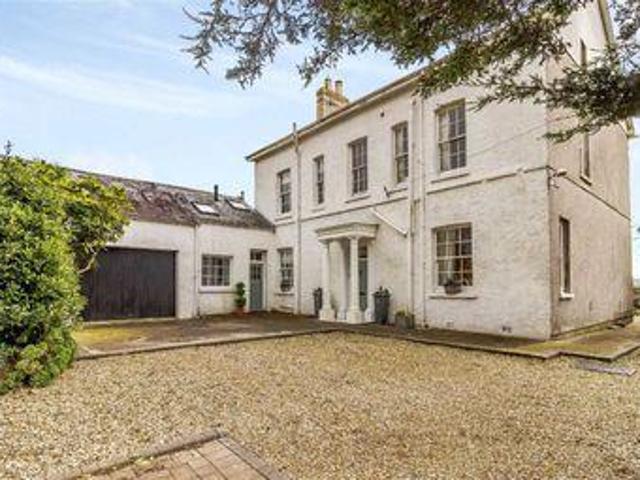 House for sale in Mid Glamorgan, Cymru / Wales