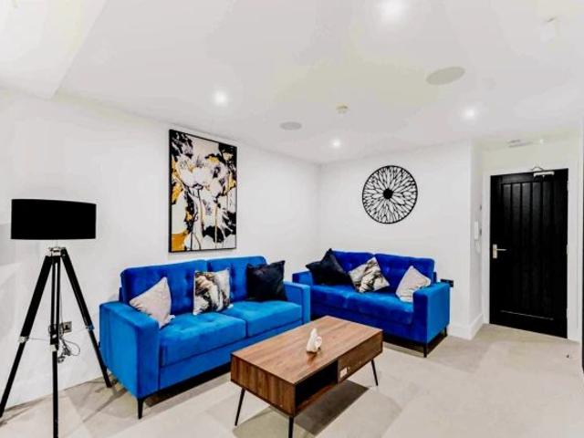 Apartment for rent in Calderstones