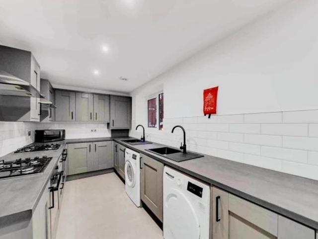 Apartment for rent in Calderstones