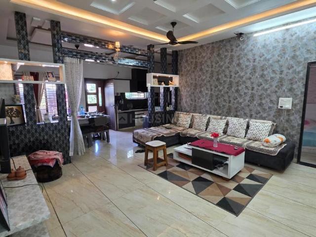 House for sale in Madya