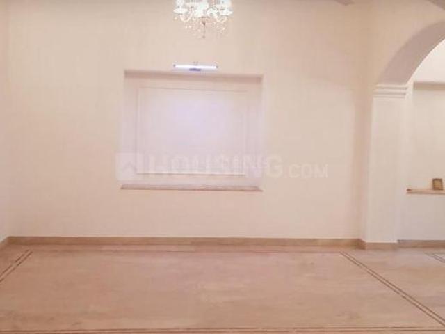 Villa for rent in Deri