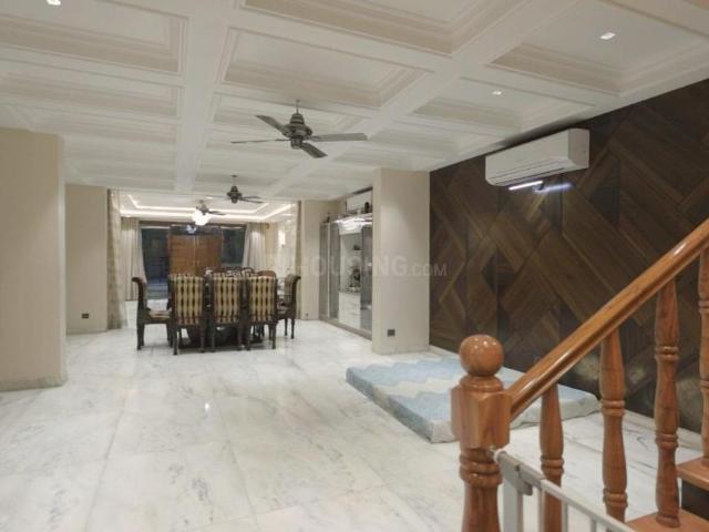 Villa for rent in Noida
